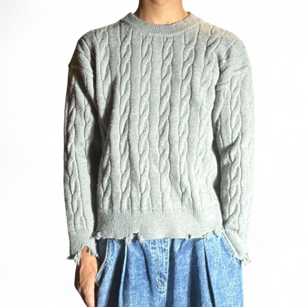 Y2K Gray cable knit long sleeve Sweater with distressing M